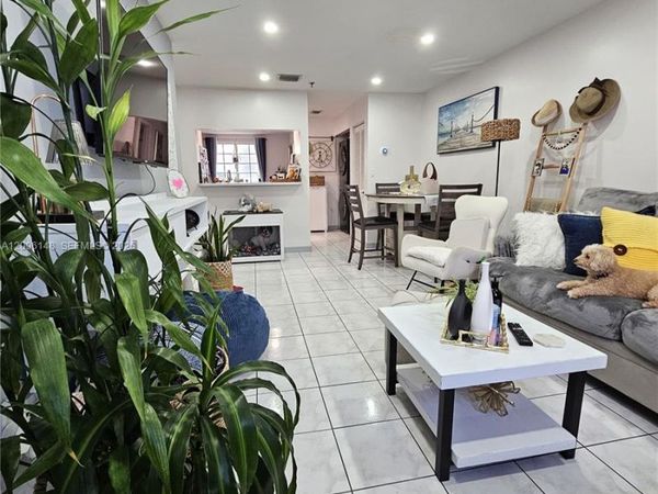 12035 SW 14th St , Unit 104, Miami, FL 33184