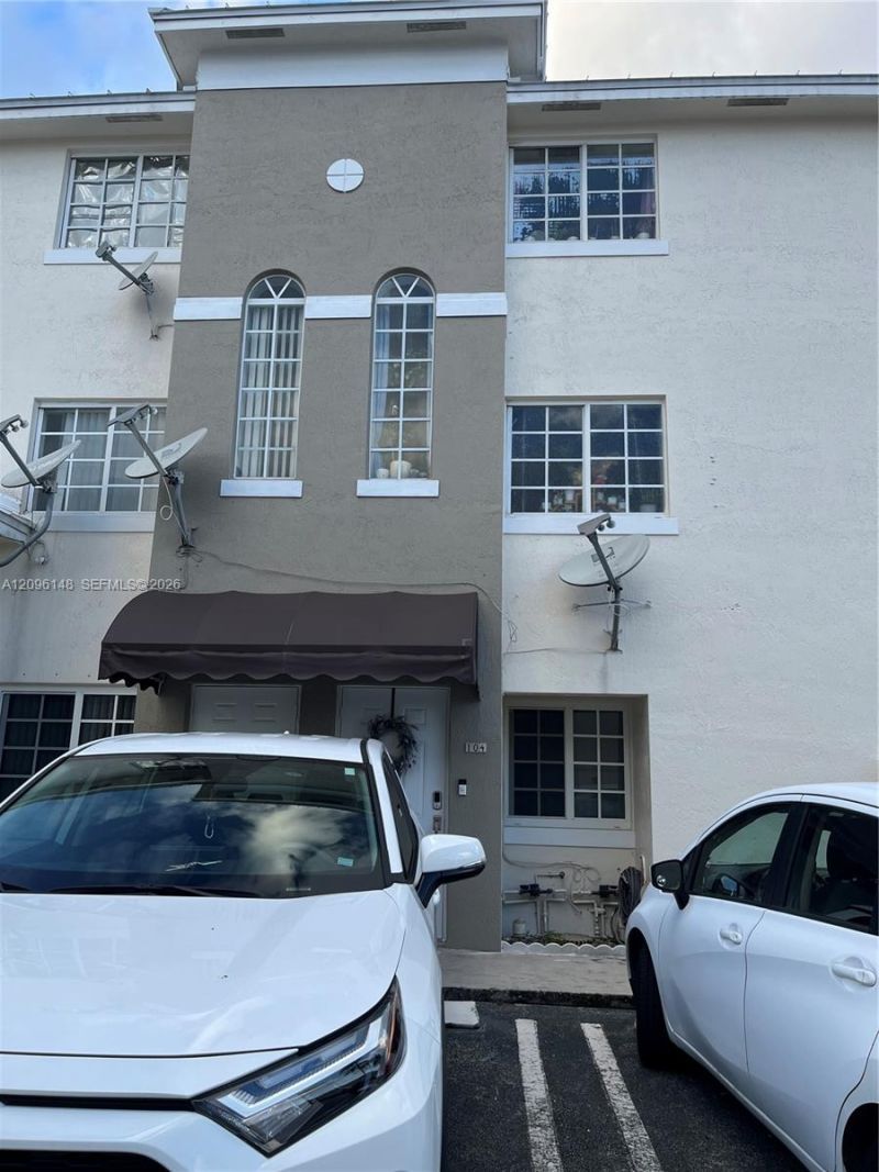 12035 SW 14th St , Unit 104, Miami, FL 33184 Photo