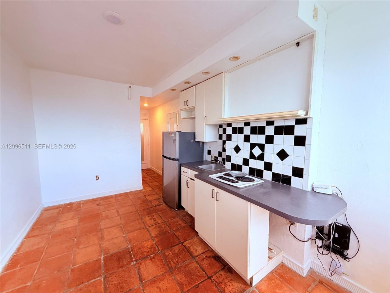 255 W 24th St , Unit 435, Miami Beach, FL 33140 Photo