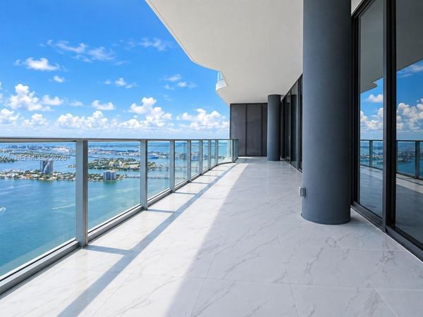 700 NE 24th St , Unit PH-5903, Miami, FL 33137