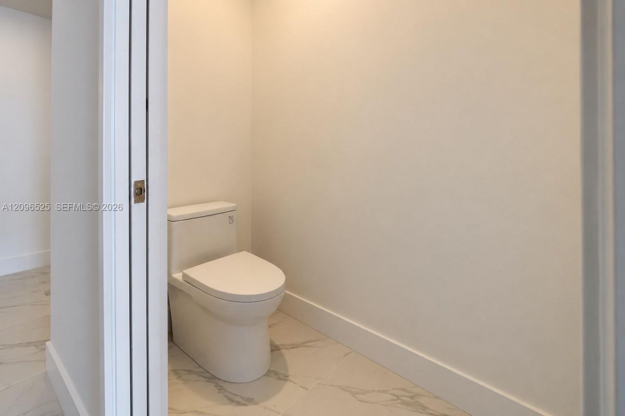 700 NE 24th St , Unit PH-5903, Miami, FL 33137 Photo
