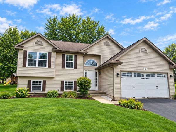 16 KING HENRY Road , Poplar Grove, IL 61065