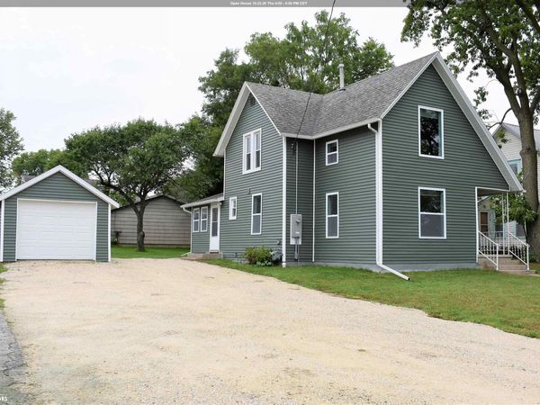 915 Oak Street, Iowa Falls, IA 50126