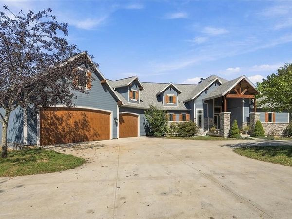 13012 E Lone Jack Lee's Summit Road, Lone Jack, MO 64086