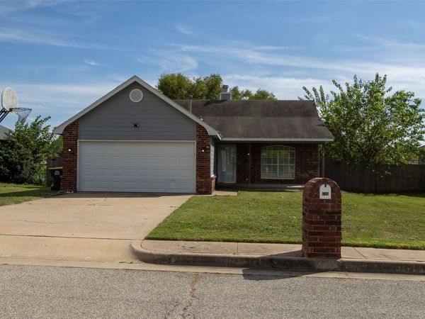 616 W Dogwood Street , Coweta, OK 74429