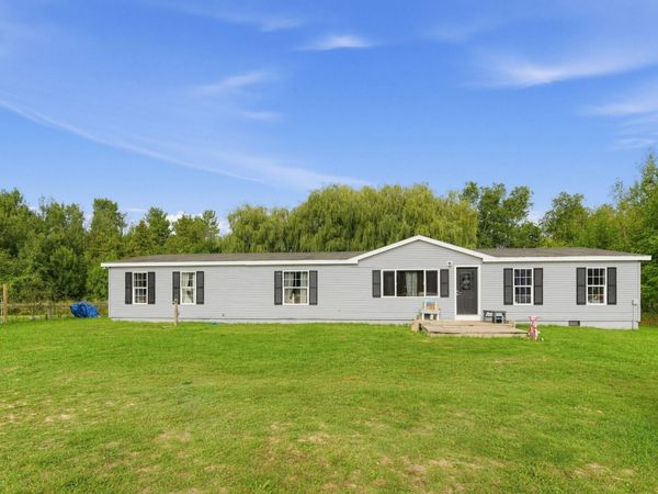 4358 US-131, S, Charlevoix, MI 49720