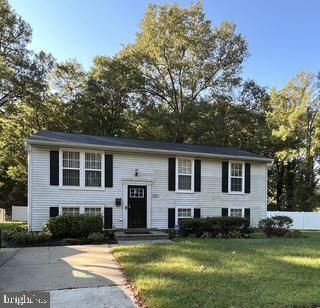 5951 SURREY SERVICE DRIVE, DISTRICT HEIGHTS, MD 20747