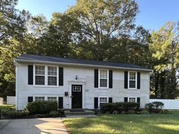 5951 SURREY SERVICE DRIVE, DISTRICT HEIGHTS, MD 20747