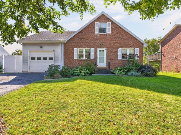 5 Hemlock Lane, Albany, NY 12208
