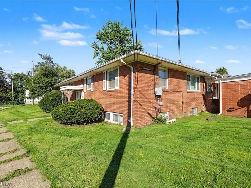 2006 Fulton Road NW, Canton, OH 44709 Photo 4