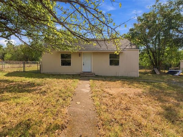 1504 S Travis Avenue , Denison, TX 75021
