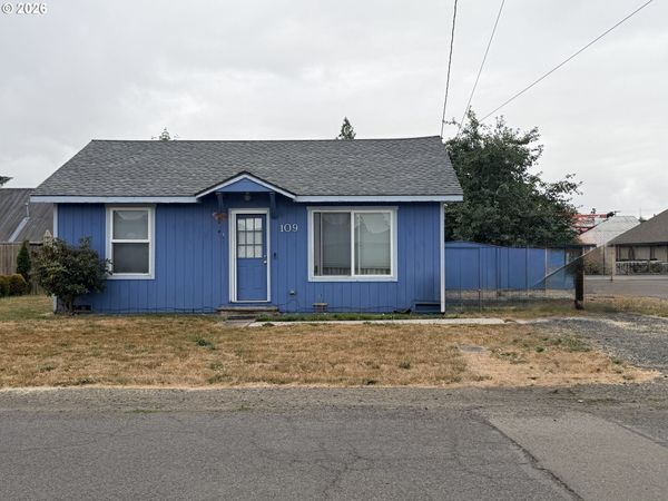 109 E THIRD ST, Amity, OR 97101
