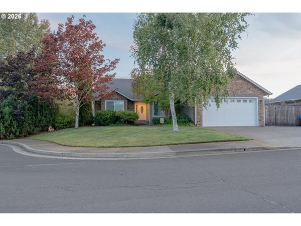 2558 GOLFVIEW AVE, Sutherlin, OR 97479