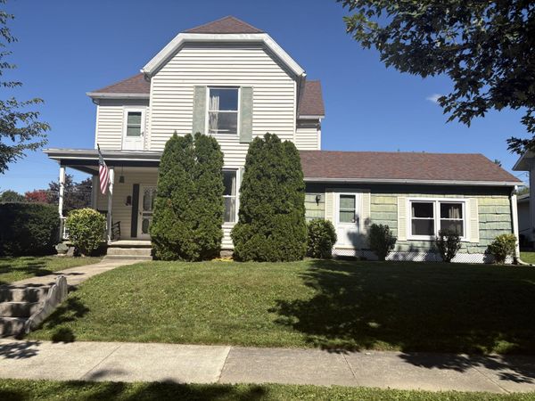 402 E Pearl Street, Wapakoneta, OH 45895