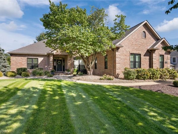 8612 Mackenzie Avenue NW, North Canton, OH 44720