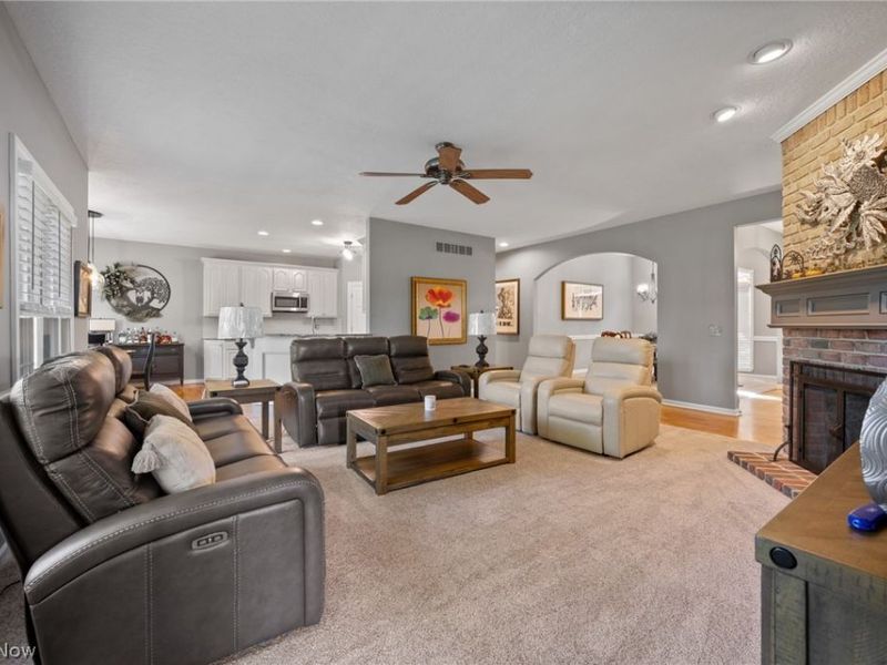 8612 Mackenzie Avenue NW, North Canton, OH 44720 Photo 10