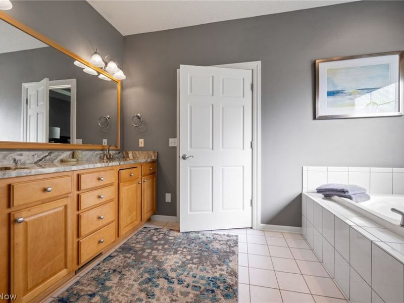 8612 Mackenzie Avenue NW, North Canton, OH 44720 Photo 18