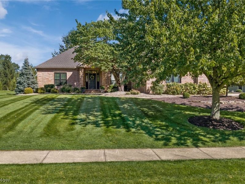 8612 Mackenzie Avenue NW, North Canton, OH 44720 Photo 3