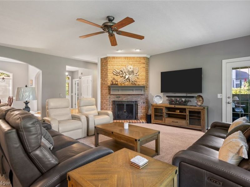 8612 Mackenzie Avenue NW, North Canton, OH 44720 Photo 9