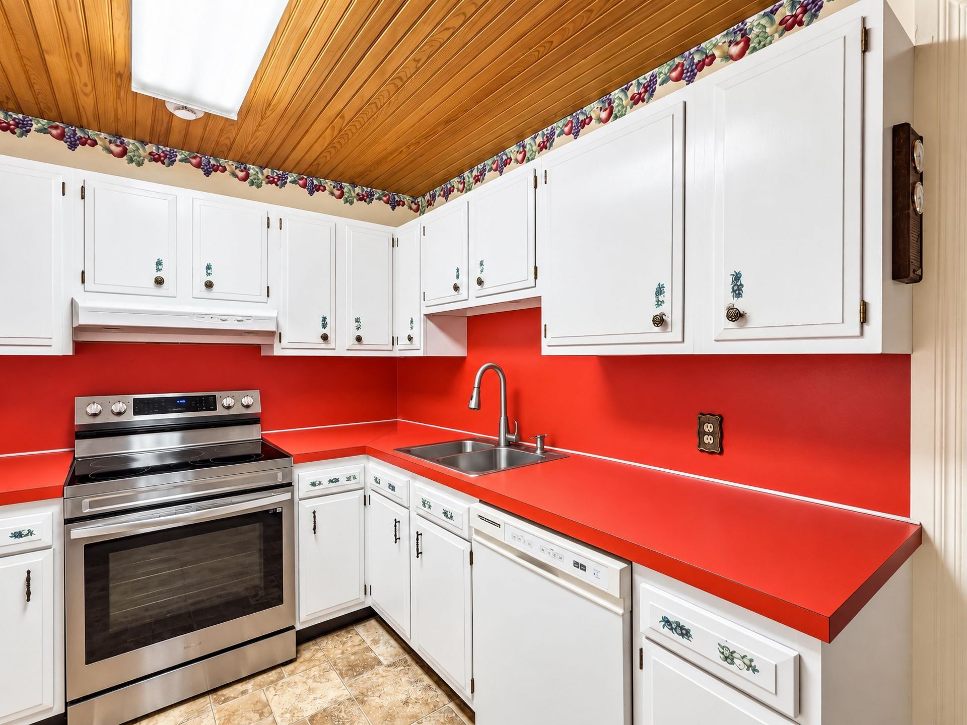 3500 N Kings Hwy. Photo 18