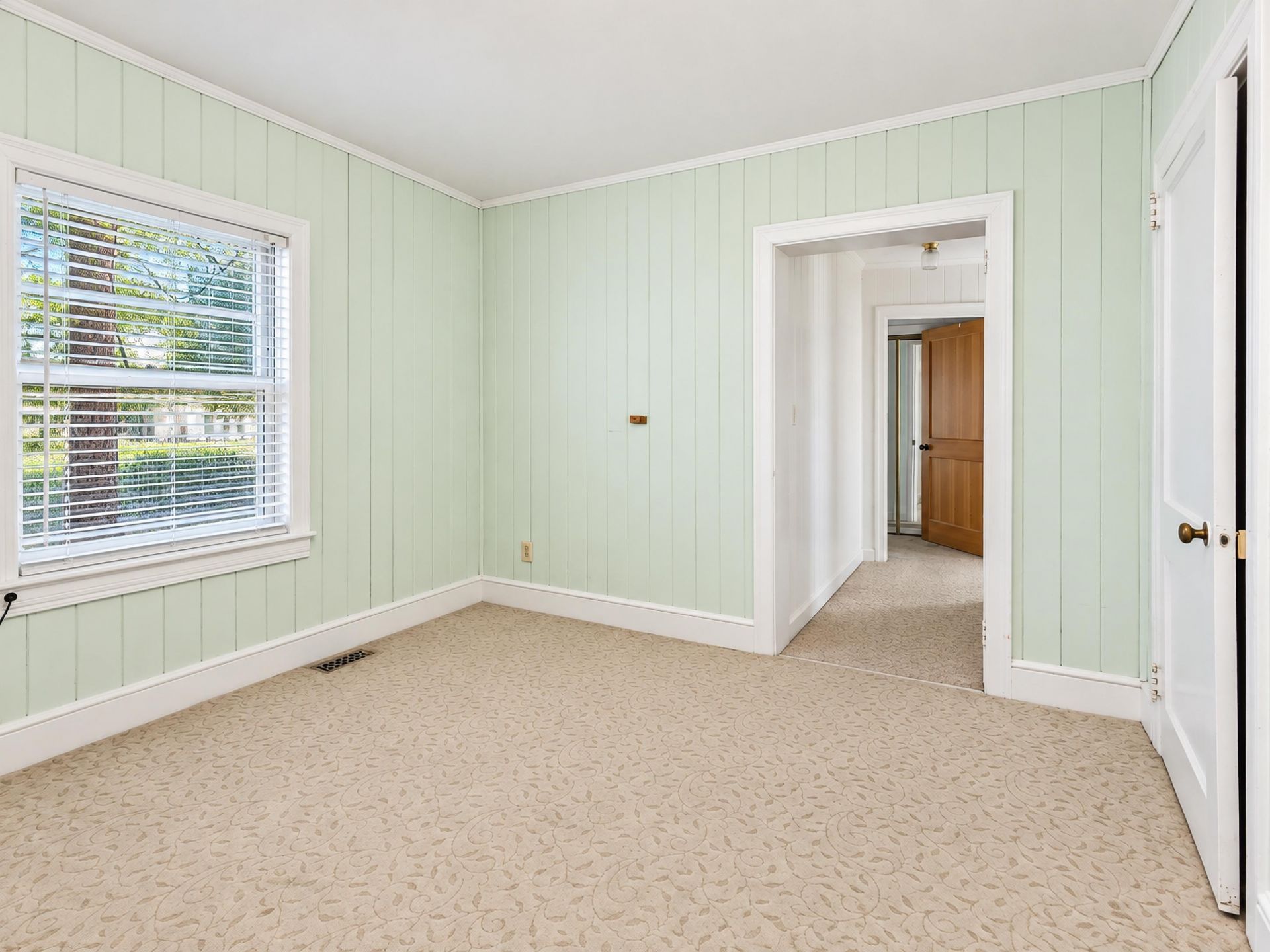 3500 N Kings Hwy. Photo 21