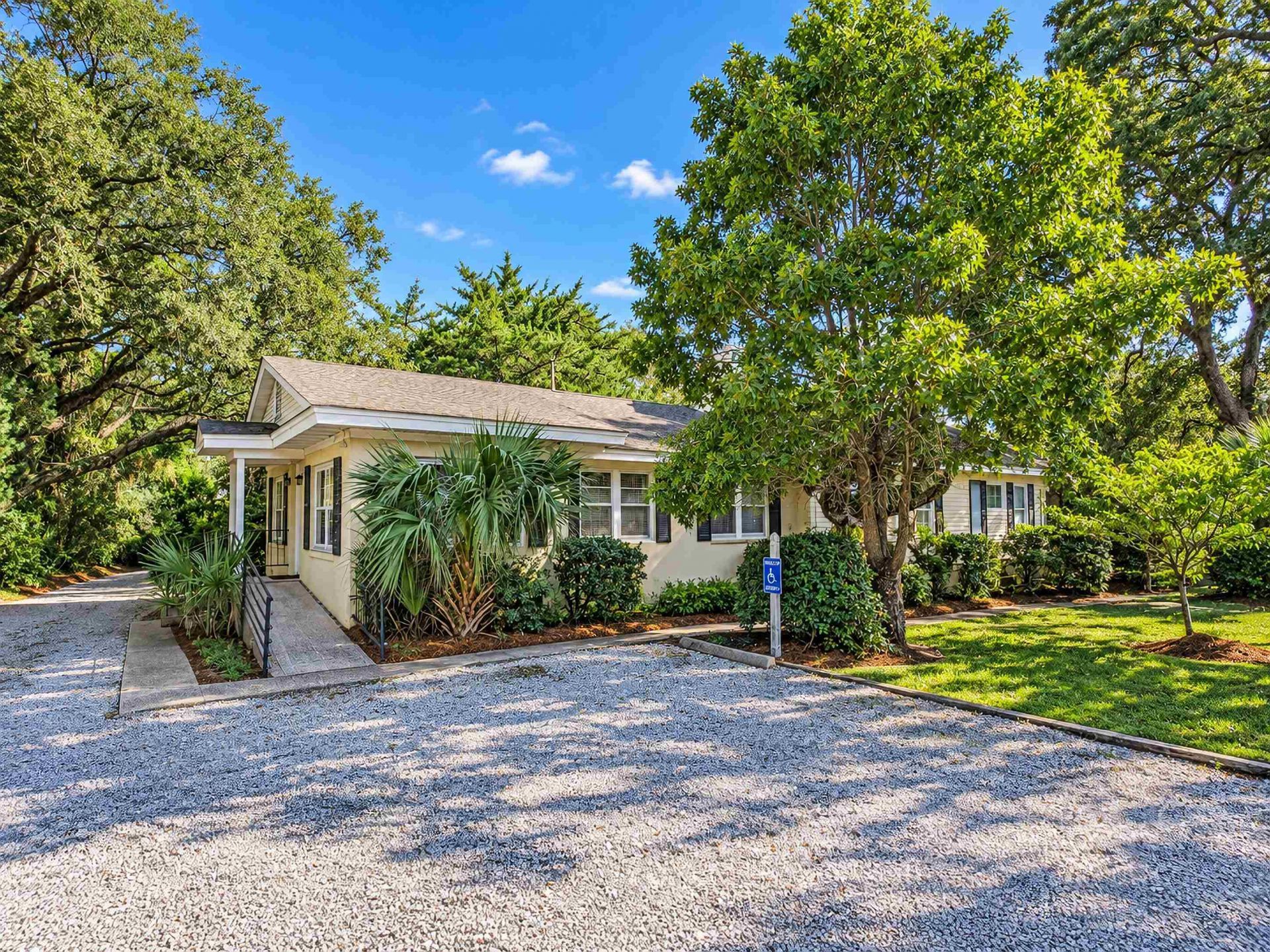 3500 N Kings Hwy. Photo 6