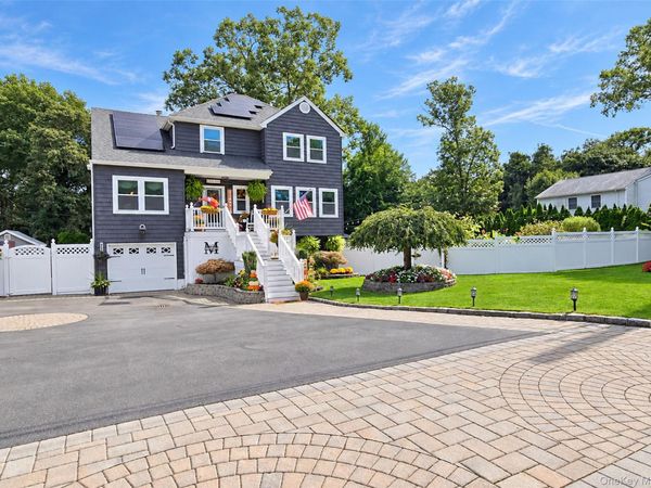521 Park Avenue, Centereach, NY 11720