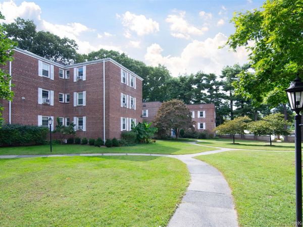 741 N Broadway, Unit 3D, Hastings-on-Hudson, NY 10706