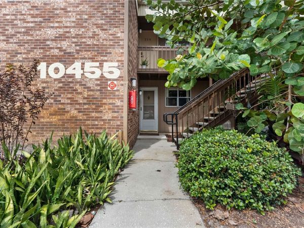 10455 CARROLLBROOK COURT , Unit 114, TAMPA, FL 33618