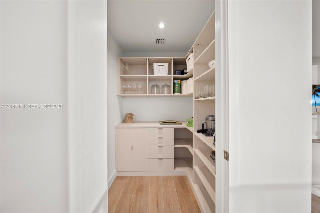 2678 Tigertail Ave , Unit 1101, Miami, FL 33133 Photo