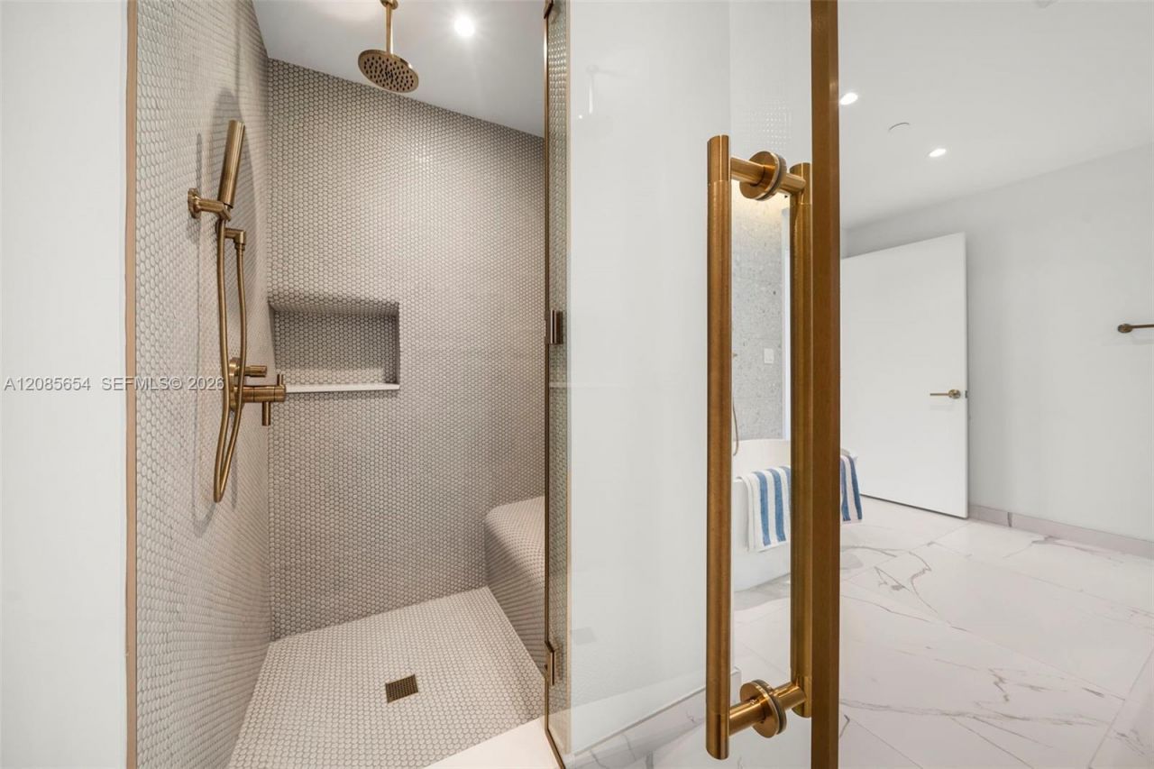 2678 Tigertail Ave , Unit 1101, Miami, FL 33133 Photo