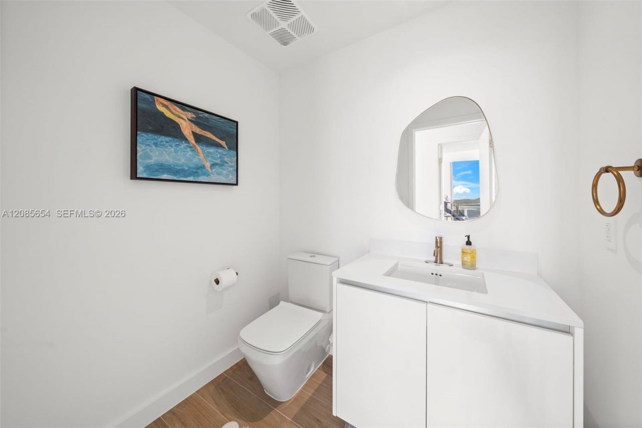 2678 Tigertail Ave , Unit 1101, Miami, FL 33133 Photo