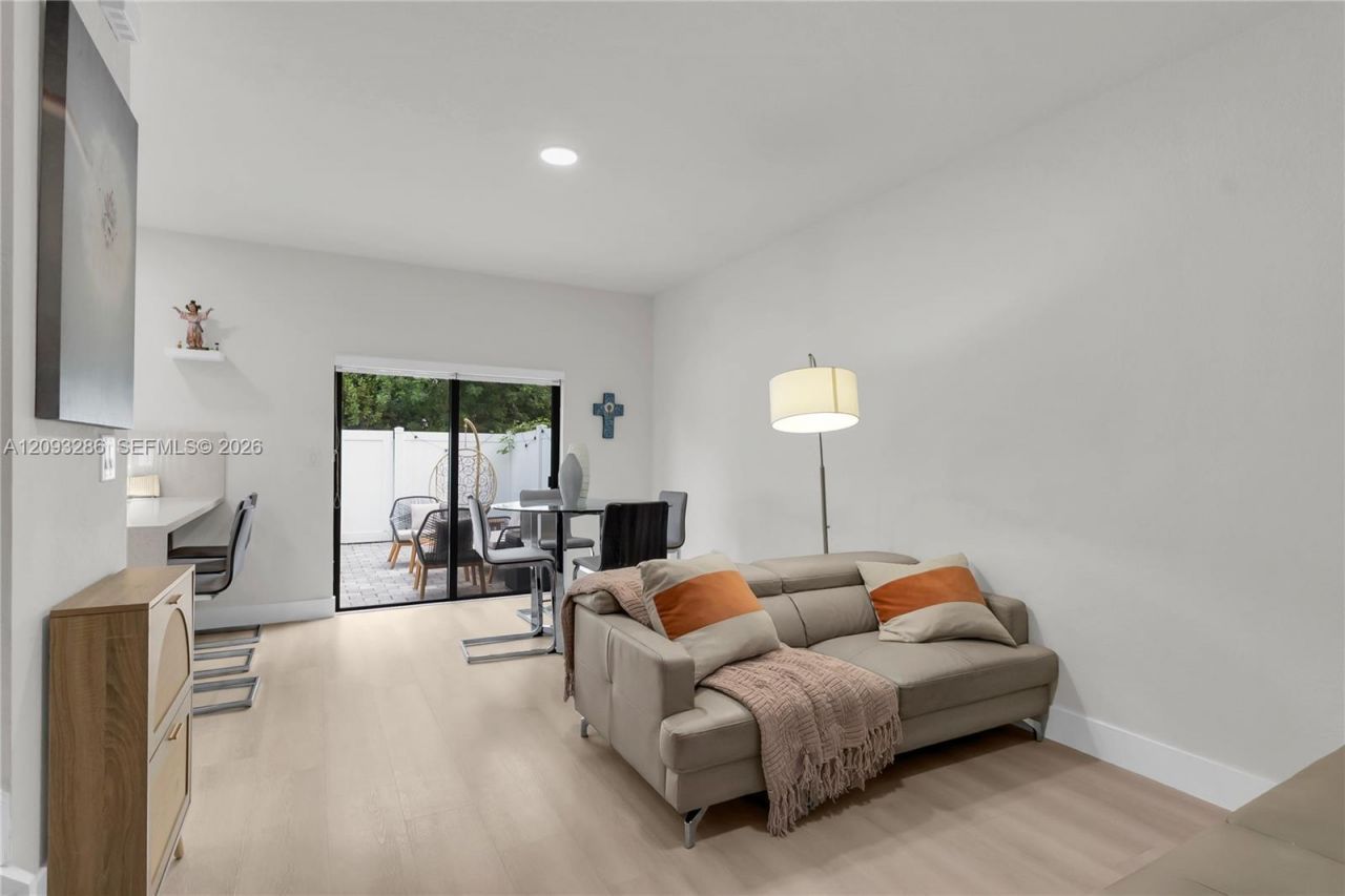 11127 W 32nd Ln , Hialeah, FL 33018 Photo