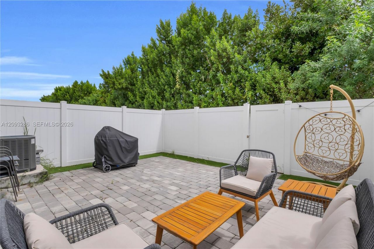 11127 W 32nd Ln , Hialeah, FL 33018 Photo