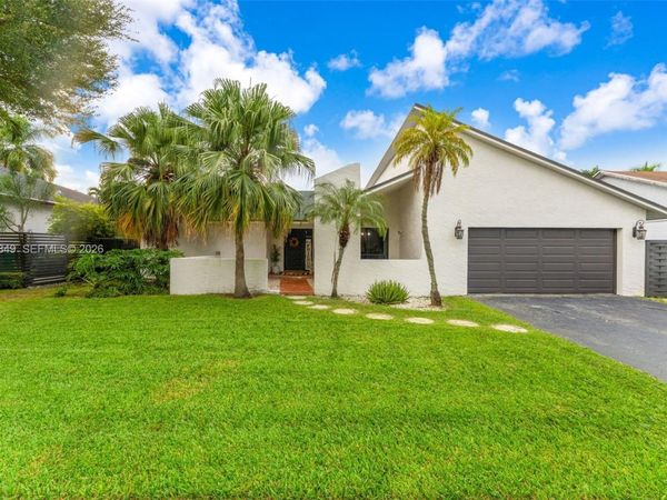 13711 SW 108th St , Miami, FL 33186