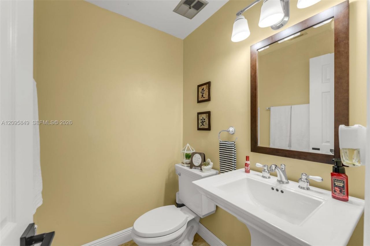 13711 SW 108th St , Miami, FL 33186 Photo