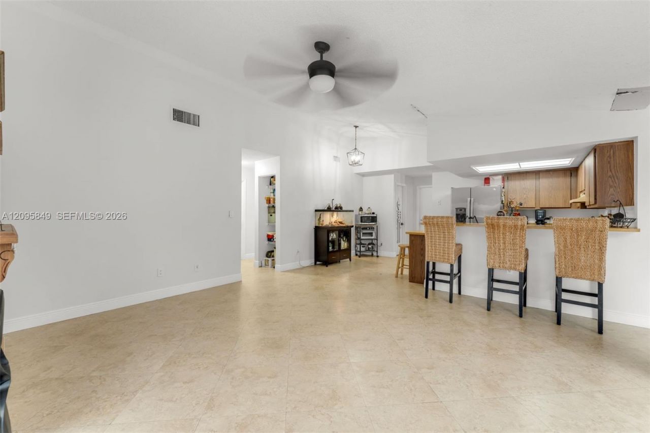 13711 SW 108th St , Miami, FL 33186 Photo