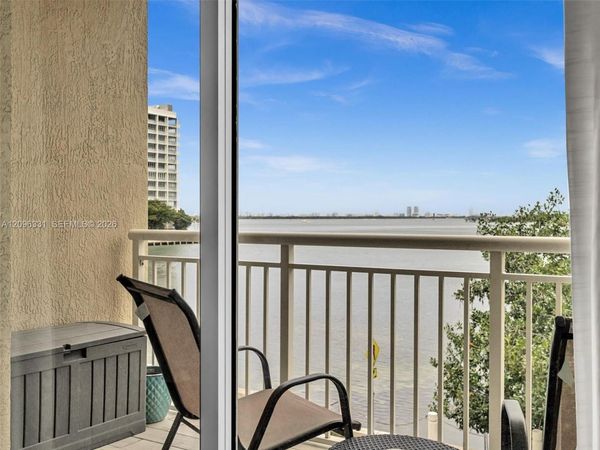 2000 N Bayshore Dr, Unit 220, Miami, FL 33137