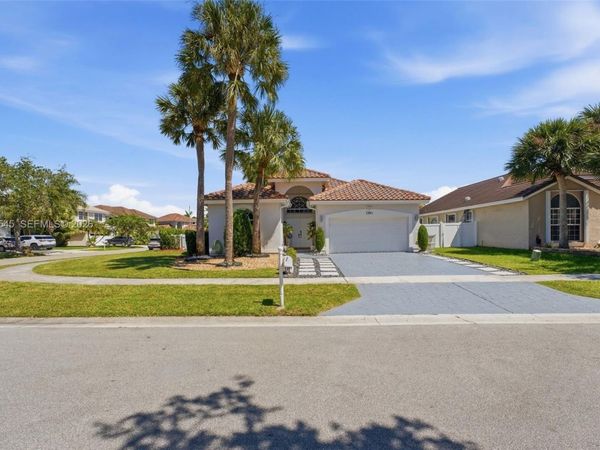1391 NW 185th Ter , Pembroke Pines, FL 33029
