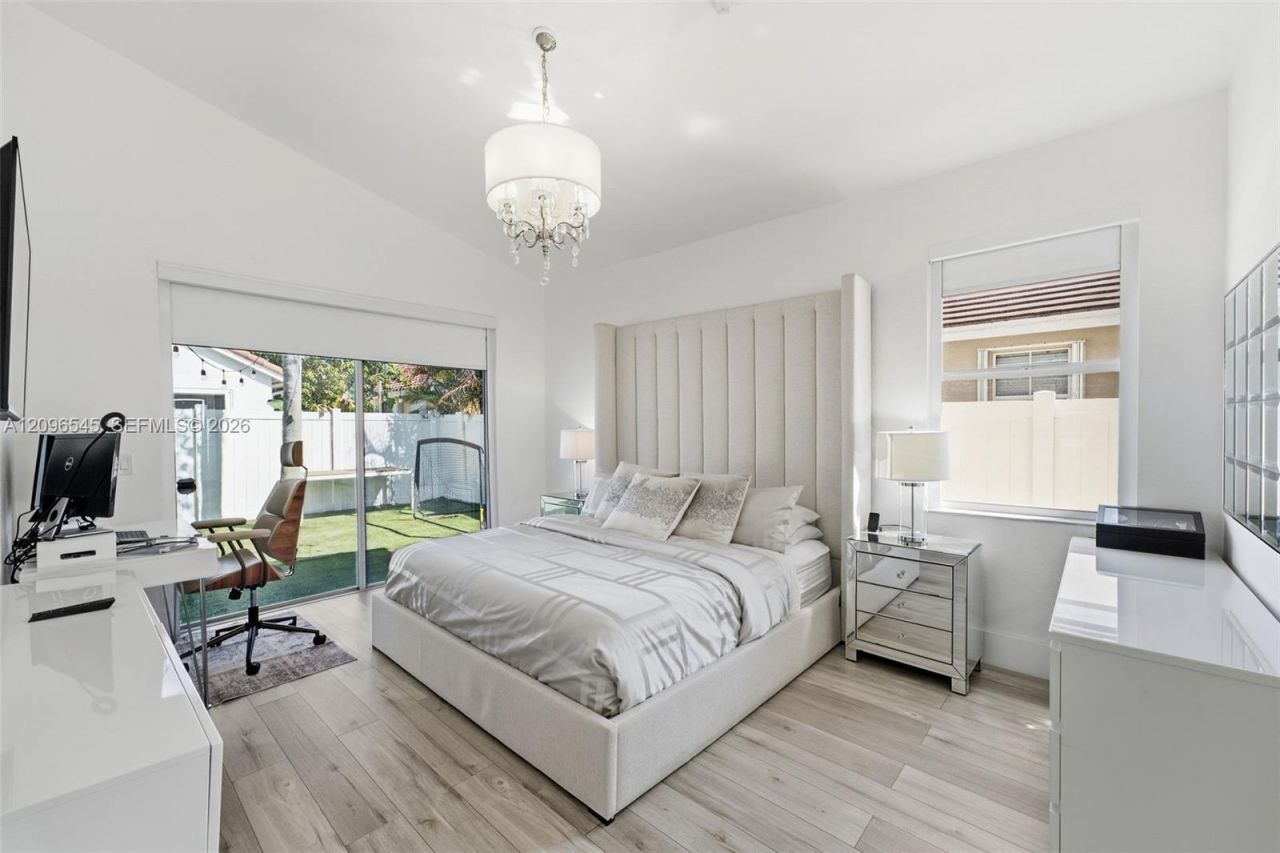 1391 NW 185th Ter , Pembroke Pines, FL 33029 Photo