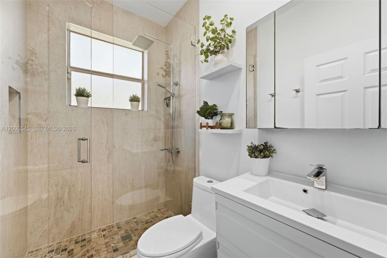1391 NW 185th Ter , Pembroke Pines, FL 33029 Photo