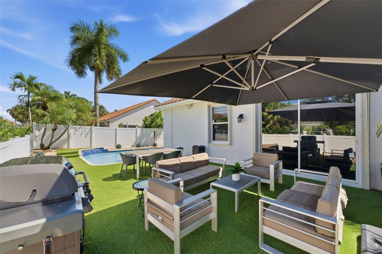 1391 NW 185th Ter , Pembroke Pines, FL 33029 Photo