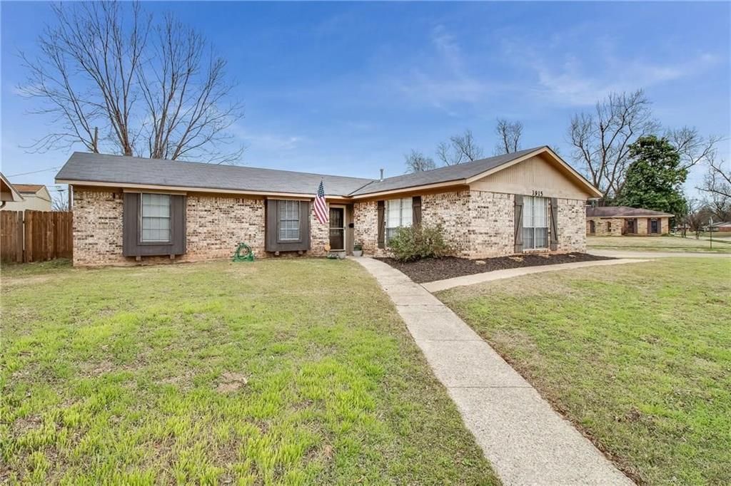 3915 Parkway Drive , Bossier City, LA 71112 Main Photo
