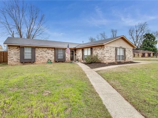 3915 Parkway Drive , Bossier City, LA 71112