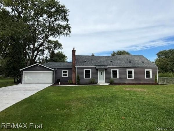 16045 Oporto Street , Livonia, Mi 48154