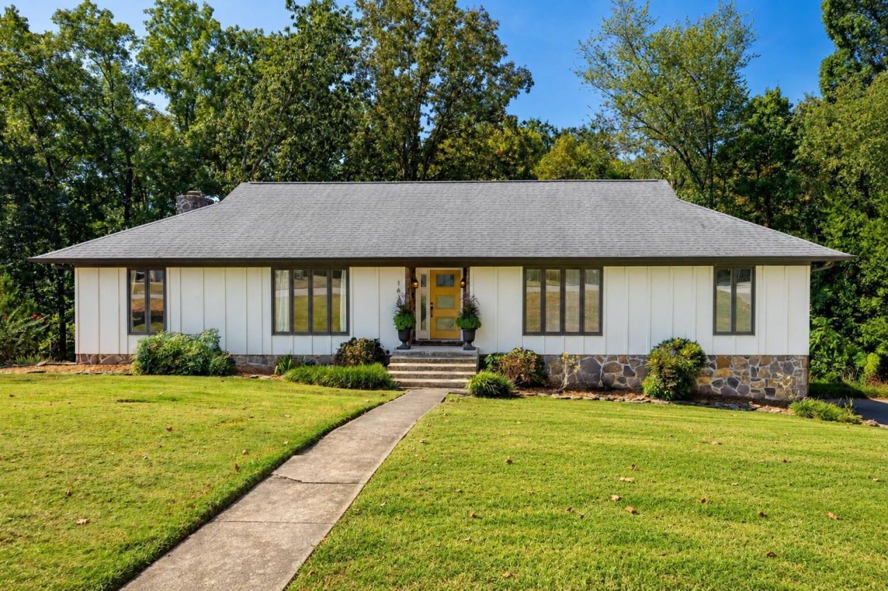 1610 Starboard Drive, Hixson, TN 37343 Main Photo