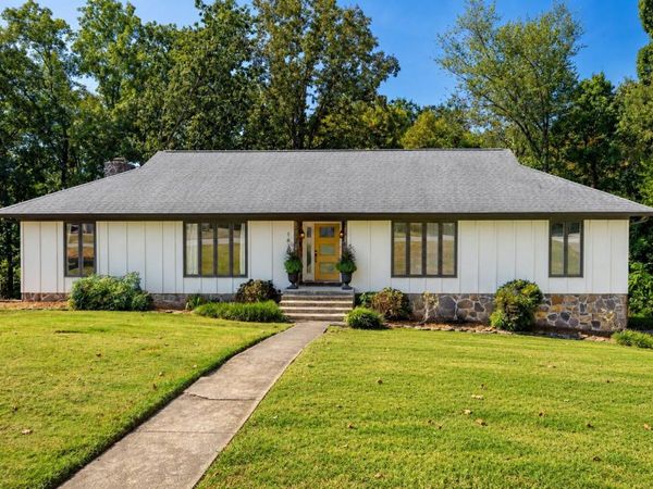 1610 Starboard Drive, Hixson, TN 37343