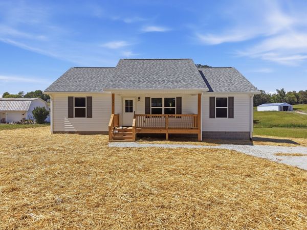 593 Doyle St , Doyle, TN 38559