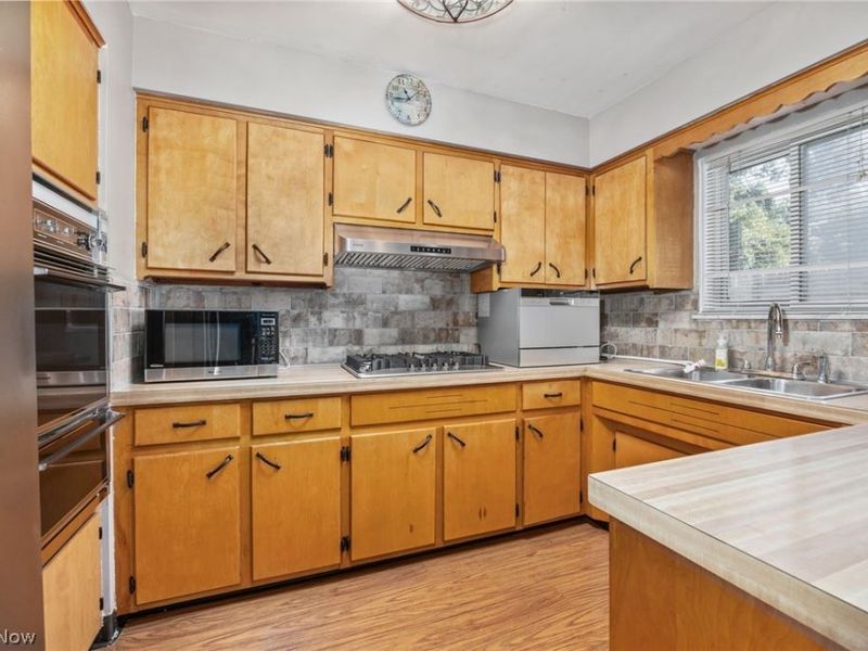 217 Clinton Avenue, Akron, OH 44301 Photo 7