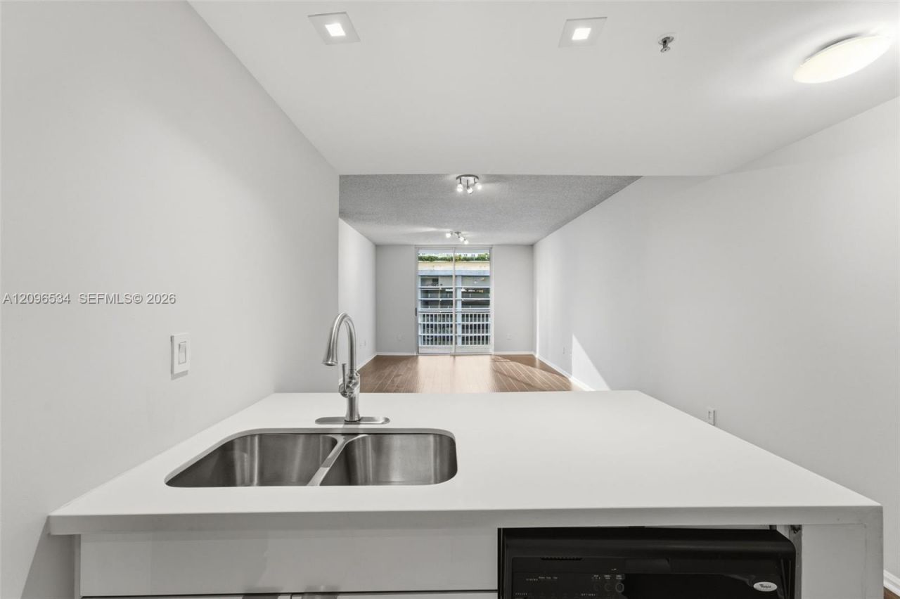 185 SE 14th Ter , Unit 1010, Miami, FL 33131 Photo